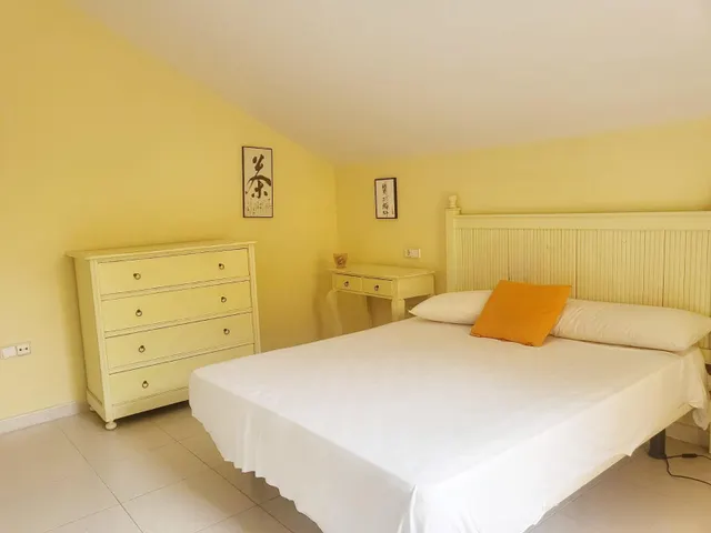 ÁTICO EXCLUSIVO CON VISTAS, TERRAZAS, PISCINA Y GARAJE – A 250 M DE LA PLAYA — 23