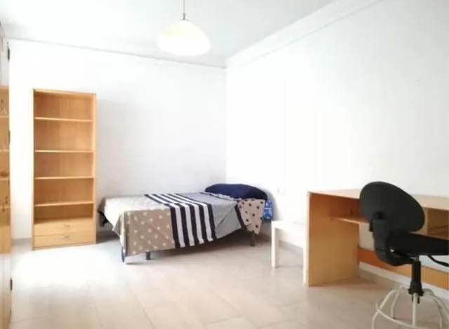 PISO DE 5 habitaciones EN CALLE TEJEIRO – IDEAL PARA ESTUDIA - foto 2