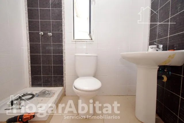 ¡CENTRO DE LLIRIA! ESPACIOSO, SEMINUEVO Y REFORMADO CON TERRAZA Y ASCENSOR — 42