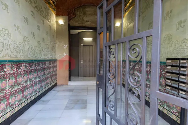 Vivienda esquinera y con encanto en el corazón del Eixample con el estilo clásico de la ciudad de Barcelona. — 19