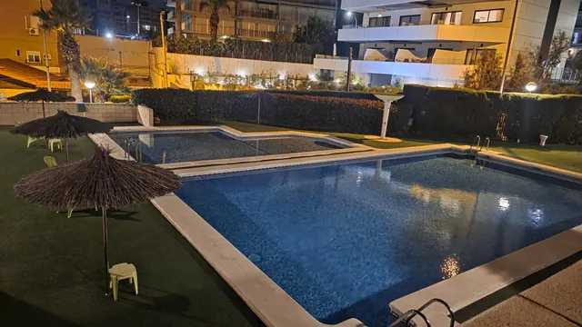 Vive frente al mar en este exclusivo piso en la Playa de Muchavista. — 37