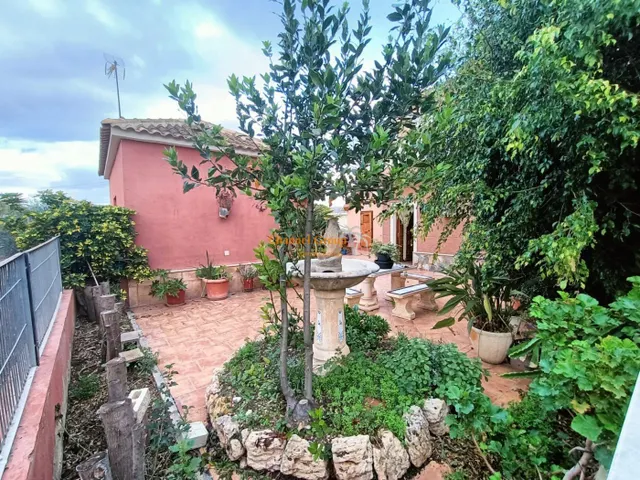 Chalet con piscina en Jubalcoi, Elche — 3