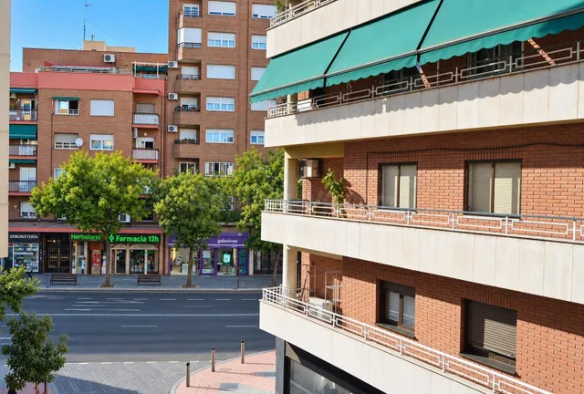 Piso de tres dormitorios junto al metro Tetuán — 26