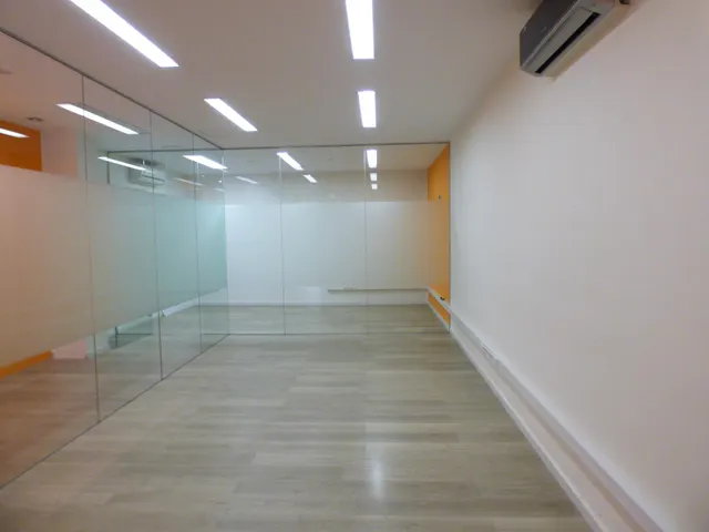 Local comercial en alquiler en Manresa – Zona  universidad — 4