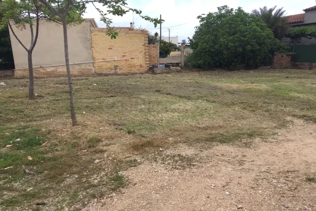 Solar de 758m2 edificable en venta en Deltebre – Zona La Cav