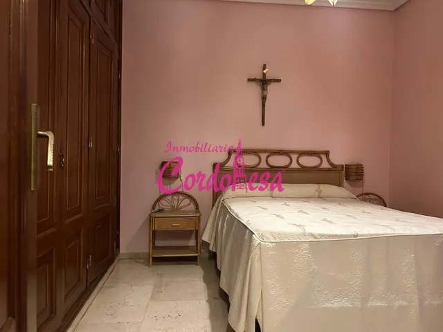 MAGNIFICA CASA EN ZONA SAN PEDRO CON 2 GARAJES, PLAZAS DE MOTOS Y PISCINA!!!! — 9