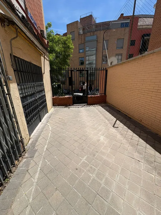 LOCAL COMERCIAL — 3