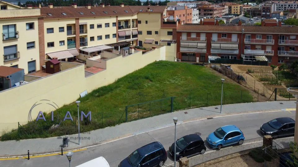 TERRENO DE 775M2 EN CALLE CATALUÑA DE TORDERA