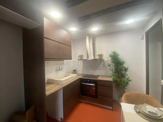ESTUPENDO APARTAMENTO REFORMADO AL LADO DE SAGRADA FAMILIA — 4