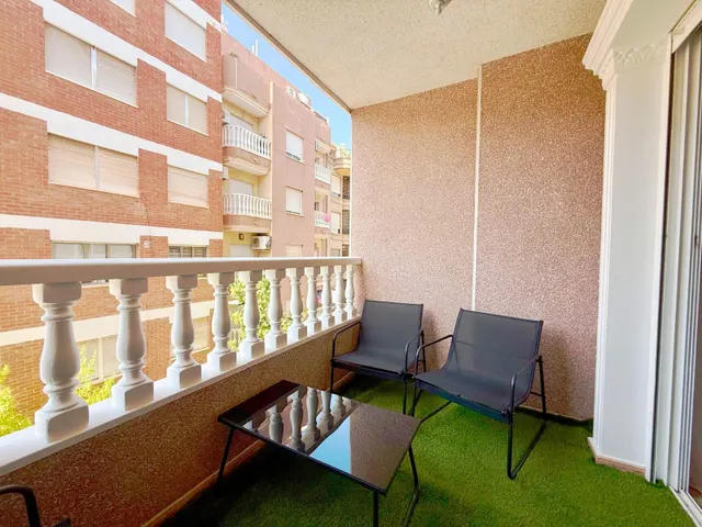 Apartamento reformado de 2 dormitorios a 240 m de la playa — 16