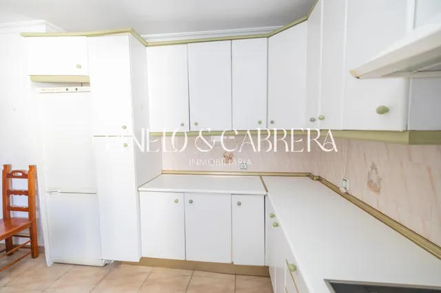 Piso en venta con terraza y ascensor en calle madrid — 13