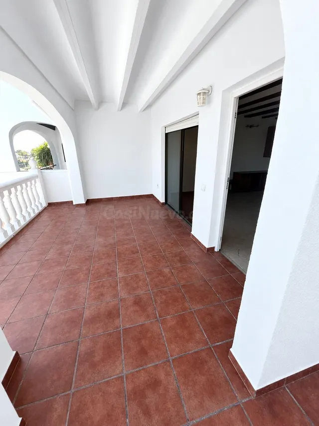 PAREADO EN VENTA CON VISTAS ESPECTACULARES EN PLENA URBANIZA - foto 4