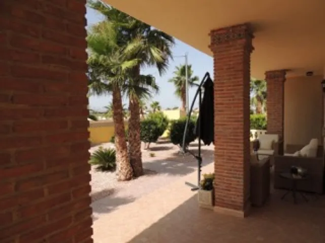 CHALET DE LUJO CON MUY BUENA ORIENTACION EN LUGAR MUY TRANQUILO — 24