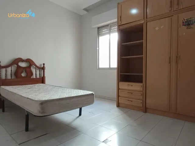 Amplia Casa en María Auxiliadora, Badajoz - Oportunidad Única por €429,000 — 20