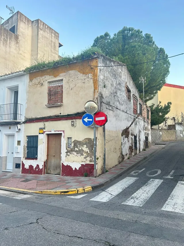 ¡Gran oportunidad en el corazón de Tomares! — 2