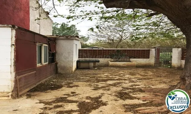 Tu próximo proyecto en Empuriabrava: casa con jardín y gran  - foto 4