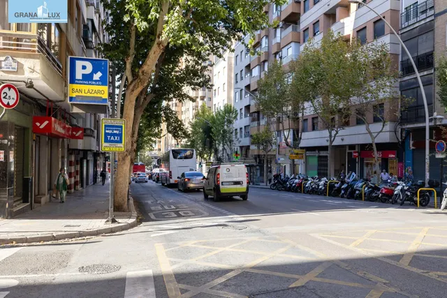 🏢 LOCAL COMERCIAL EN VENTA - ZONA PLAZA DE TOROS, GRANADA — 2