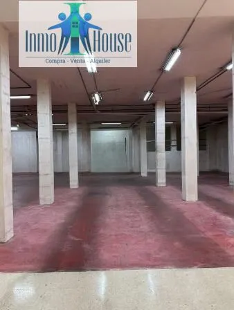 SE VENDE LOCAL ZONA INDUSTRIA — 8