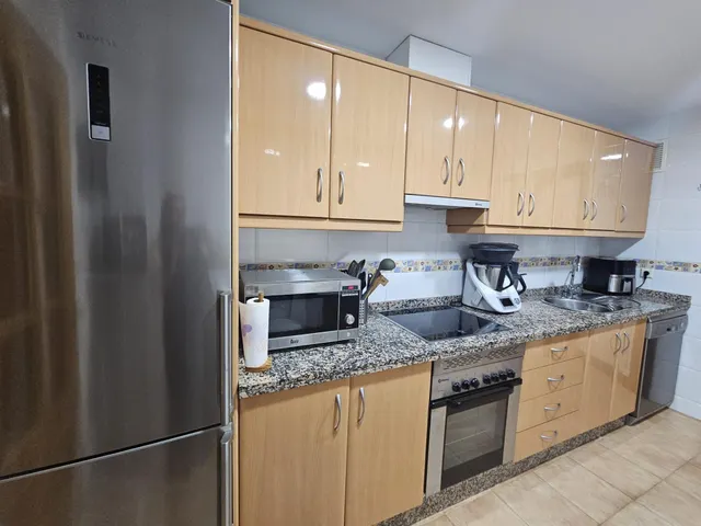 Amplio piso de 3 dormitorios con terraza, garaje, trastero y piscina en Mijas Costa — 26