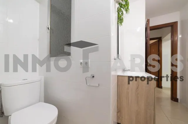 SE VENDE TOTALMENTE REFORMADO LISTO PARA ENTRAR A VIVIR O ALQUILAR — 23