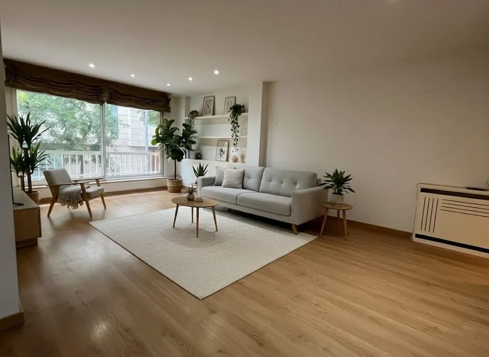 PISO MUY AMPLIO Y TRANQUILO EN SARRIA
