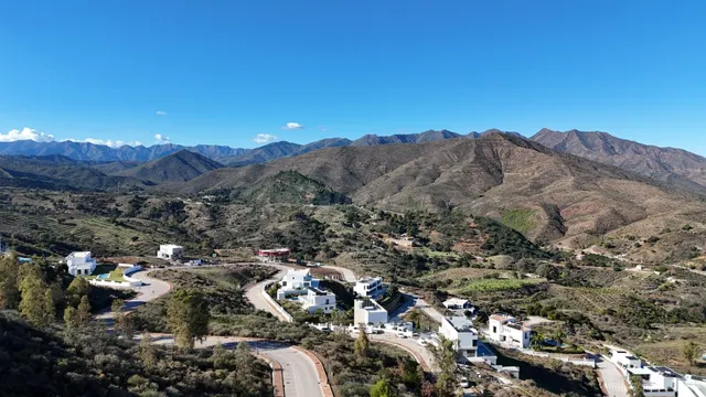 Gran parcela de 11069m2 para diferentes opciones 5 villas/2  - foto 4