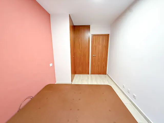 Piso de 2 dormitorios con ascensor en Figueres — 41