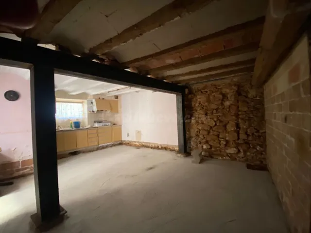 Casa esquinera con estructura reformada en Freginals — 5