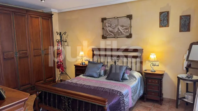 Casa 4 habitaciones 439m² en venta - CENTRO — 18
