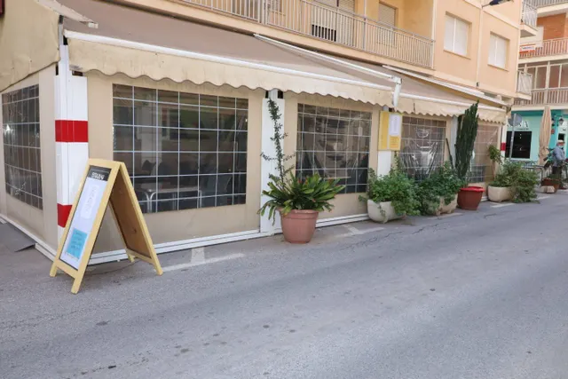 Local comercial 400m² en venta - Playa del cura — 42