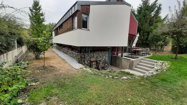 ¡Espectacular chalet de diseño exclusivo con distribución en medias plantas, mucha amplitud y luz en Bustarviejo! — 2