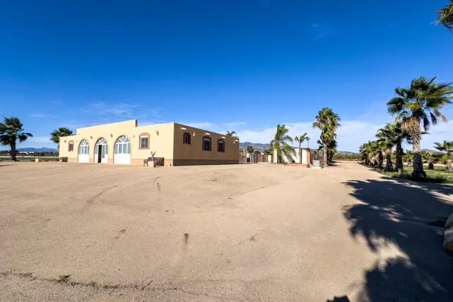 Espectacular finca rústica vallada con viviendas, salón de eventos y piscina en Fuente Álamo — 43