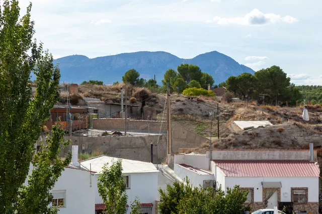 Se Vende Casa Cueva en BENAMAUREL - foto 3