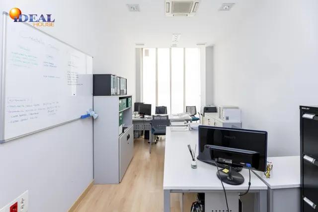LOCAL COMERCIAL JUNTO AL CAMPUS DE LA SALUD — 15