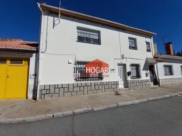 Planta baja reformada con patio en Sanchidrián, Ávila, al lado de la plaza — 22