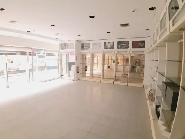 Local comercial en Alquiler en Vigo Pontevedra — 6