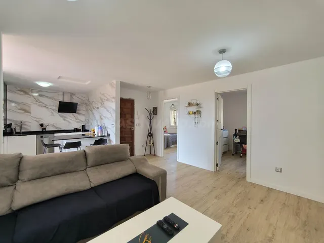 Espacioso Adosado en Lérez: Tu Oasis Cerca del Centro de Pon - foto 5