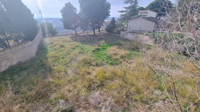 Casa independiente a la venta de 645 m2 construidos en el Alto de La Muela. — 22