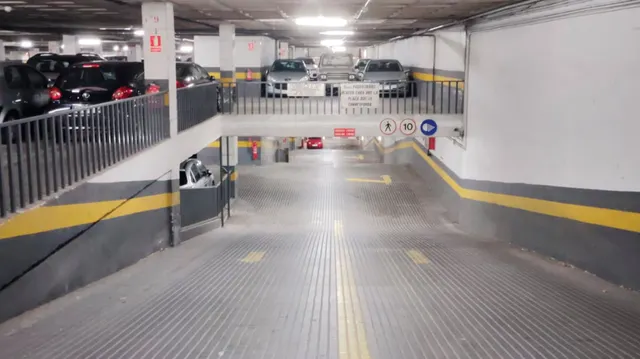 Parking 12m² en alquiler - Eixample — 11