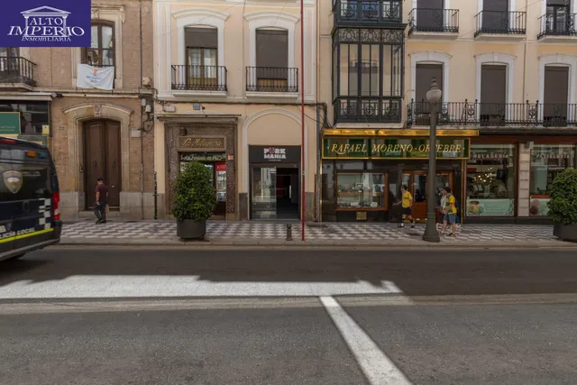 Invierte en una ubicación privilegiada en el corazón de Granada — 25