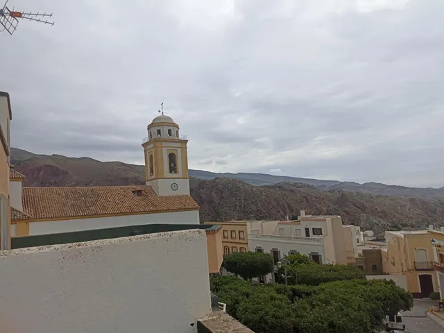 Casa en canjayar zona plaza del ayuntamiento de siete habitaciones trea baños para reformar — 35