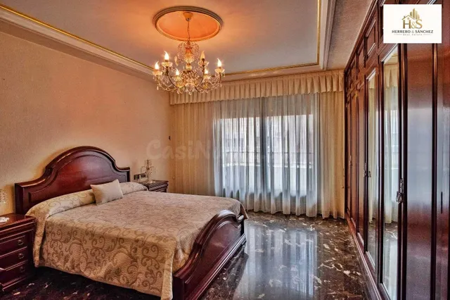 EDIFICIO SEÑORIAL EN VENTA – CALLE SANTA ROSALÍA – NOVELDA - foto 4