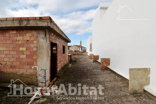 Gran patio privado y proyecto para diseñar tu casa unifamiliar en el centro urbano — 21