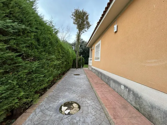 CHALET INDEPENDIENTE EN UNA PLANTA — 37