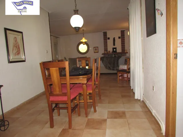 CHALET CON 2000 M2 DE PARCELA — 39