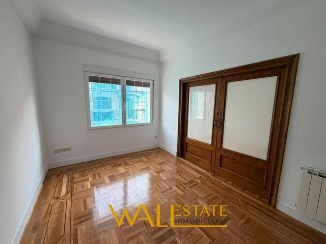 Espectacular piso de 3 dormitorios con balcón en pleno centro — 14