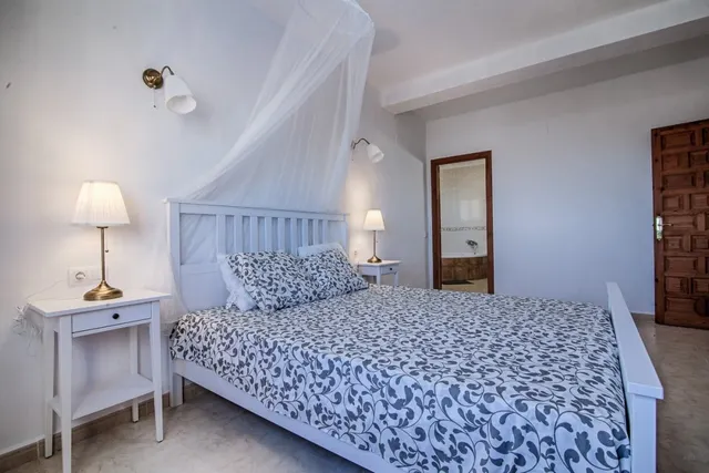 VILLA AUTÉNTICA ESPAÑOLA CON IMPRESIONANTE VISTA PANORÁMICA AL MAR — 14