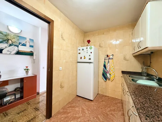 3 dormitorios, jardín, parking, piscina comunitaria. — 17