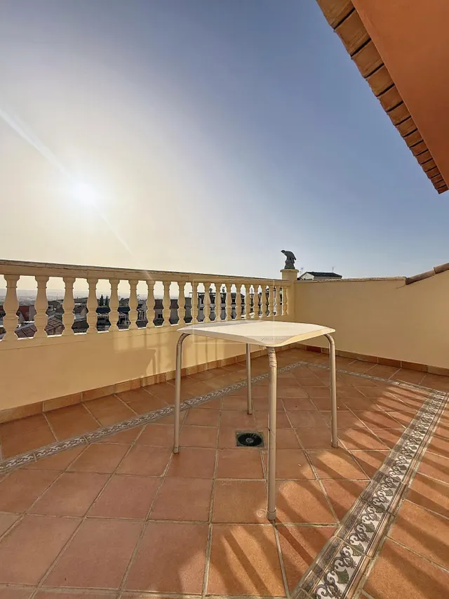 CHALET ADOSADO EN CALLE CAZADOR, HUETOR VEGA — 29