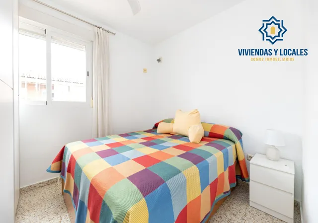 ¡Oportunidad única! Ático de 4 dormitorios y 2 baños con gran terraza frente al Colegio Agustinos (Arabial) — 24